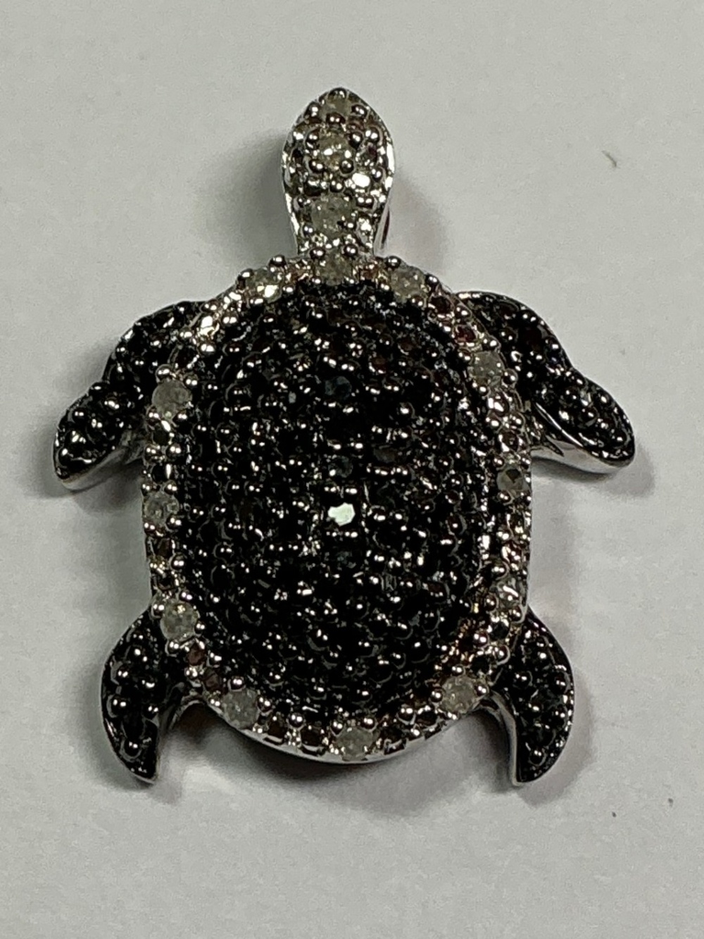 Vintage HN HENG NGAI Sterling Silver Black / White Diamonds Sea Turtle Pendant